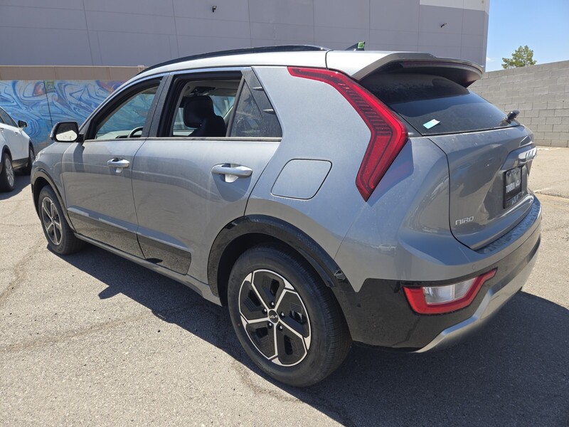 2025 Kia Niro SX photo 4