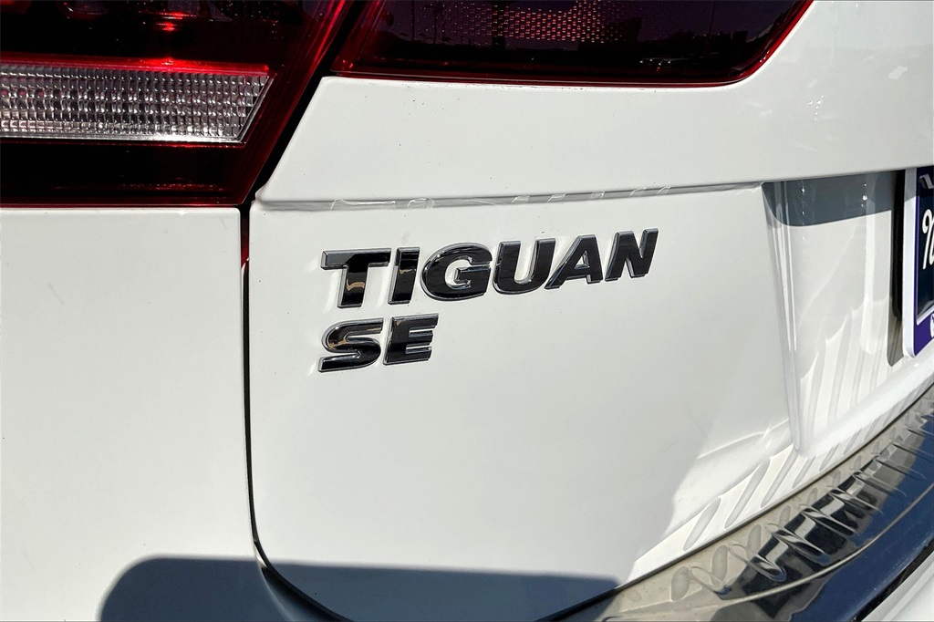 2020 Volkswagen Tiguan SE photo 29