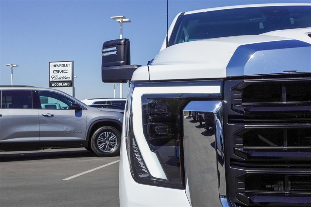 2025 Gmc Sierra 3500 HD Pro photo 4