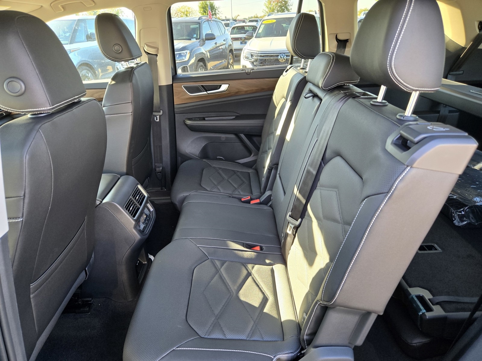 2026 Volkswagen Atlas SE Technology photo 4