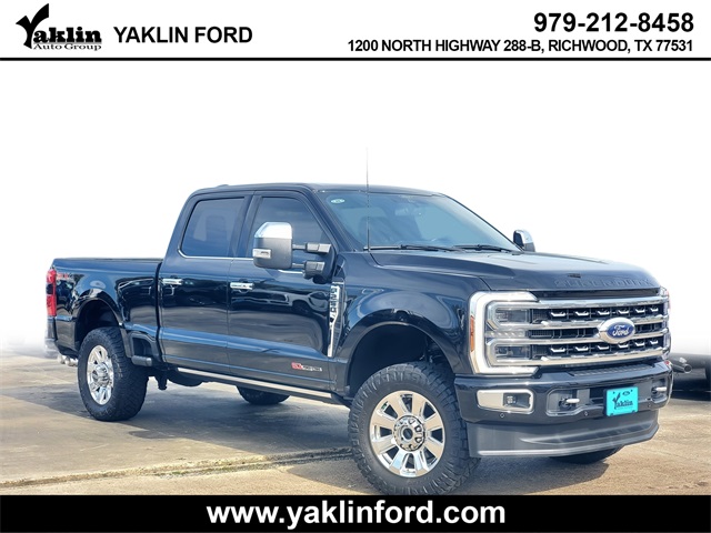 2024 Ford F-250 Super Duty Platinum's photo