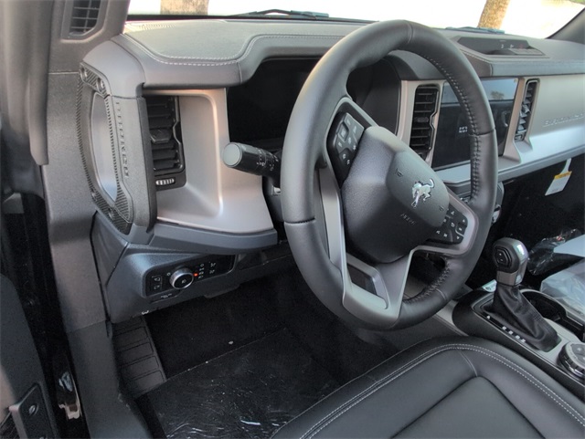 2025 Ford Bronco Outer Banks photo 9