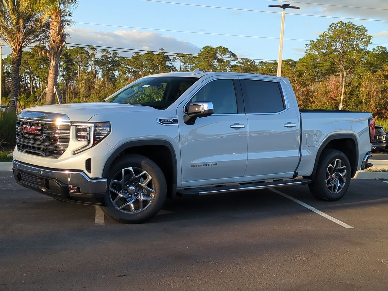 2026 GMC Sierra 1500 SLT's photo