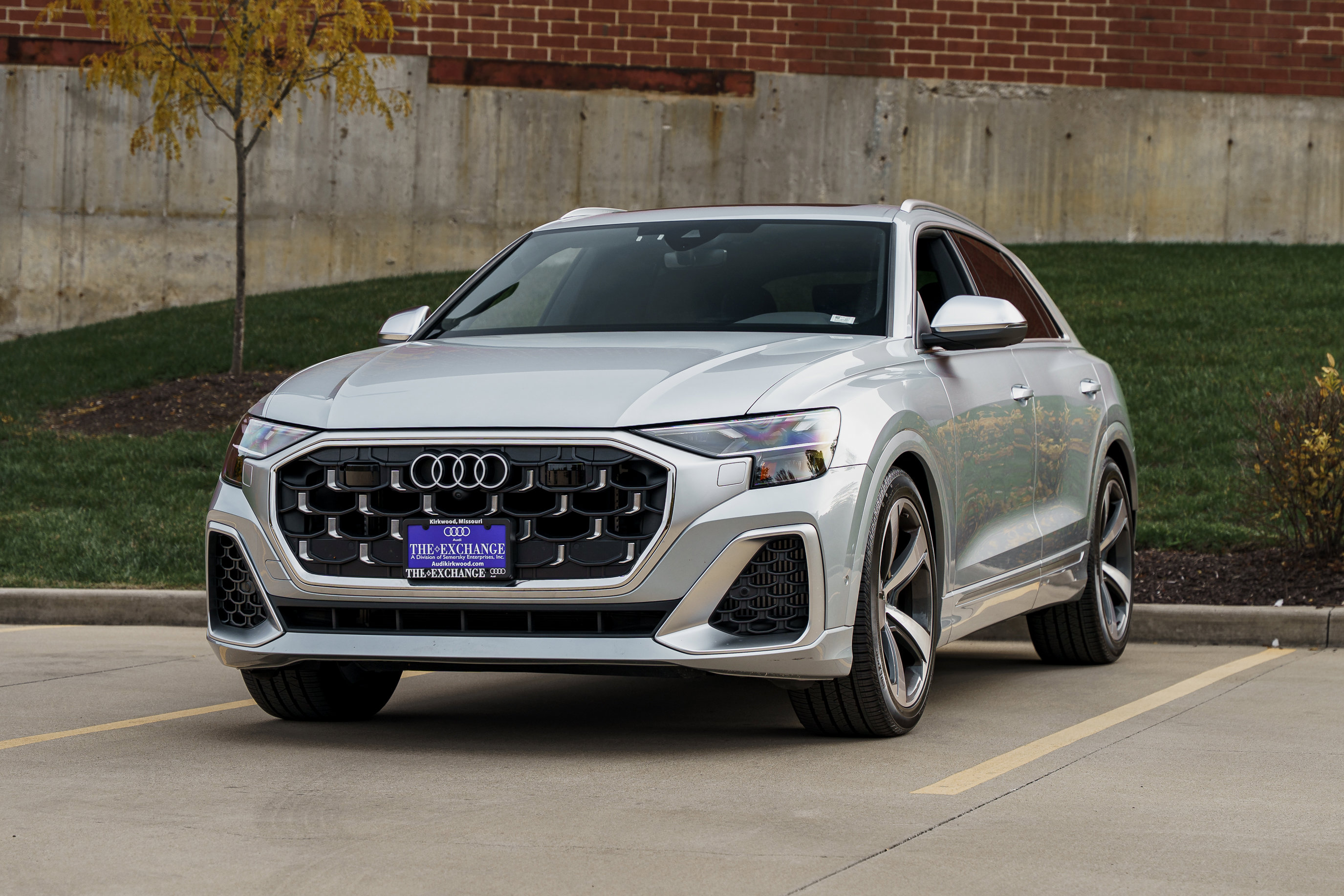 2024 Audi SQ8 Premium Plus photo 3