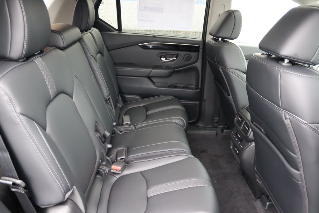 2025 Honda Pilot Touring photo 16