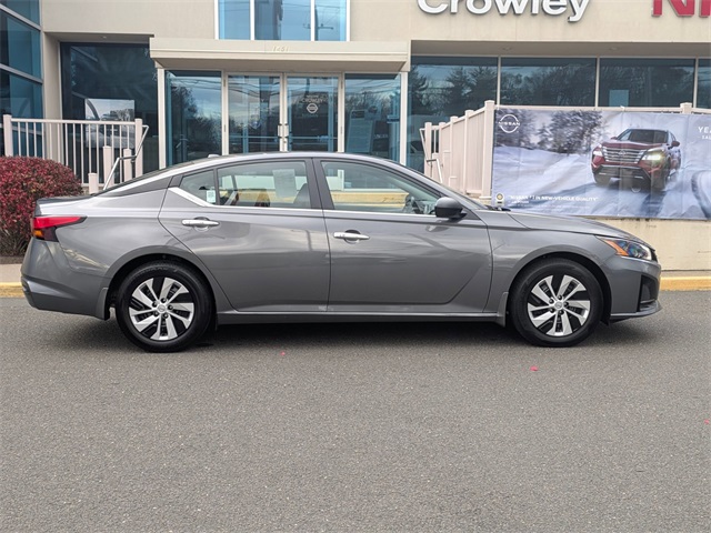 2025 Nissan Altima 2.5 S photo 2