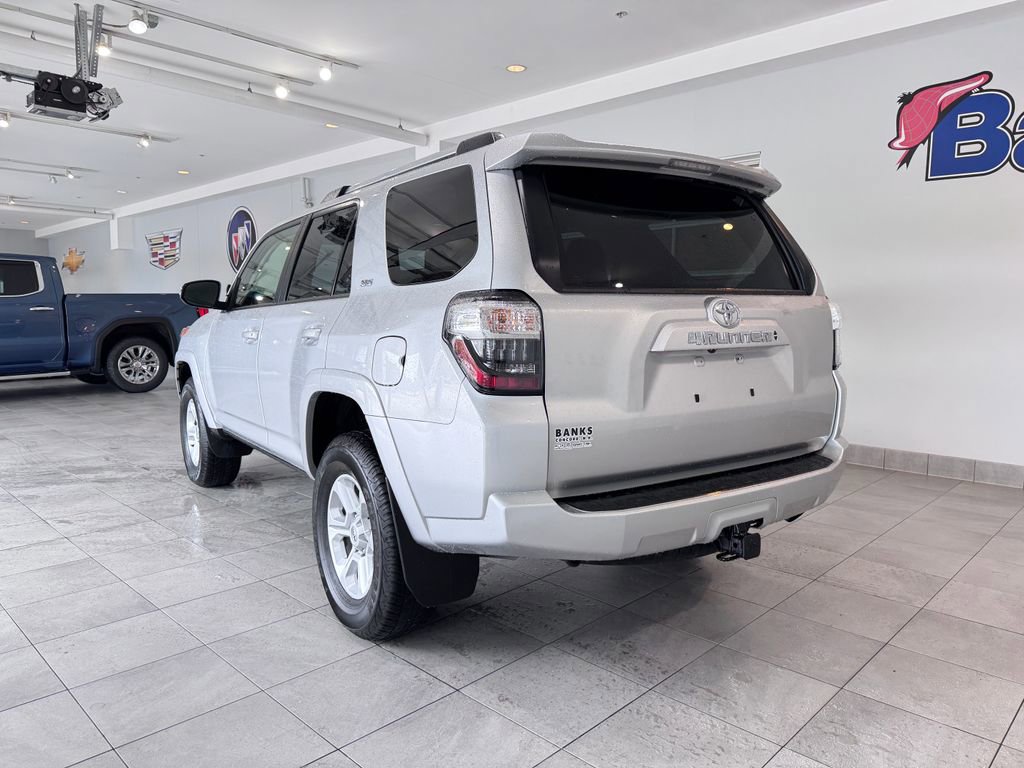 2024 Toyota 4Runner SR5 Premium photo 3