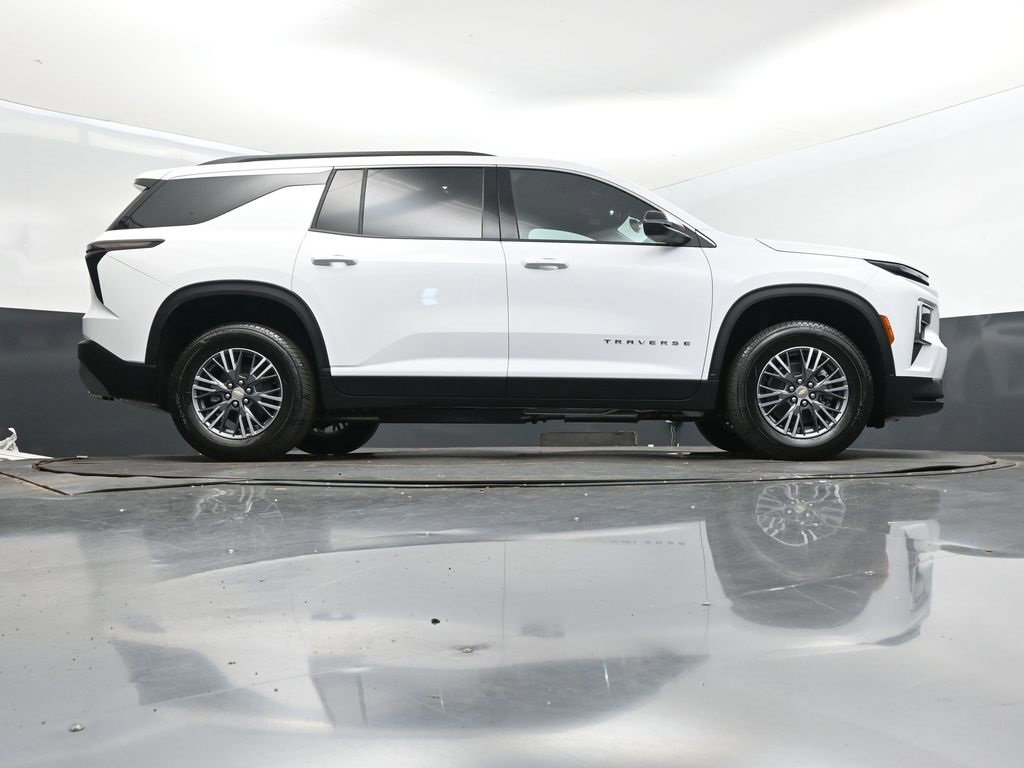 2026 Chevrolet Traverse photo 40