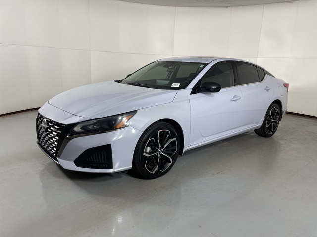 2023 Nissan Altima 2.5 SR photo 3