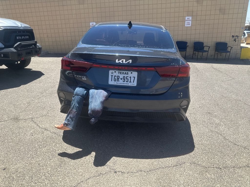 2023 Kia Forte LX photo 9
