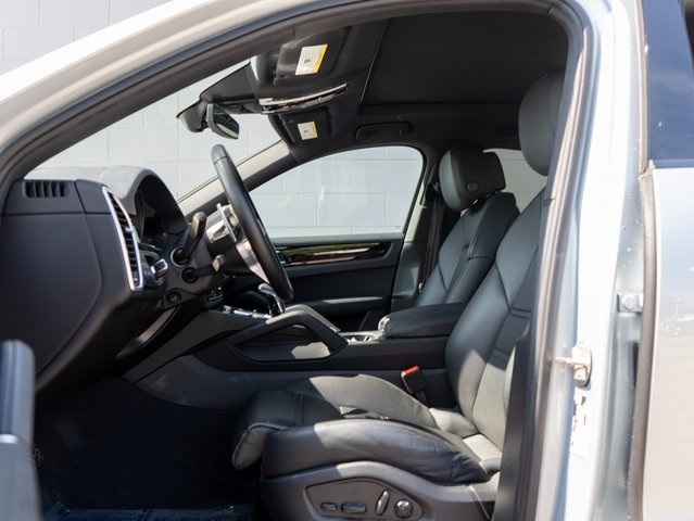 2022 Porsche Cayenne Coupe Base photo 16
