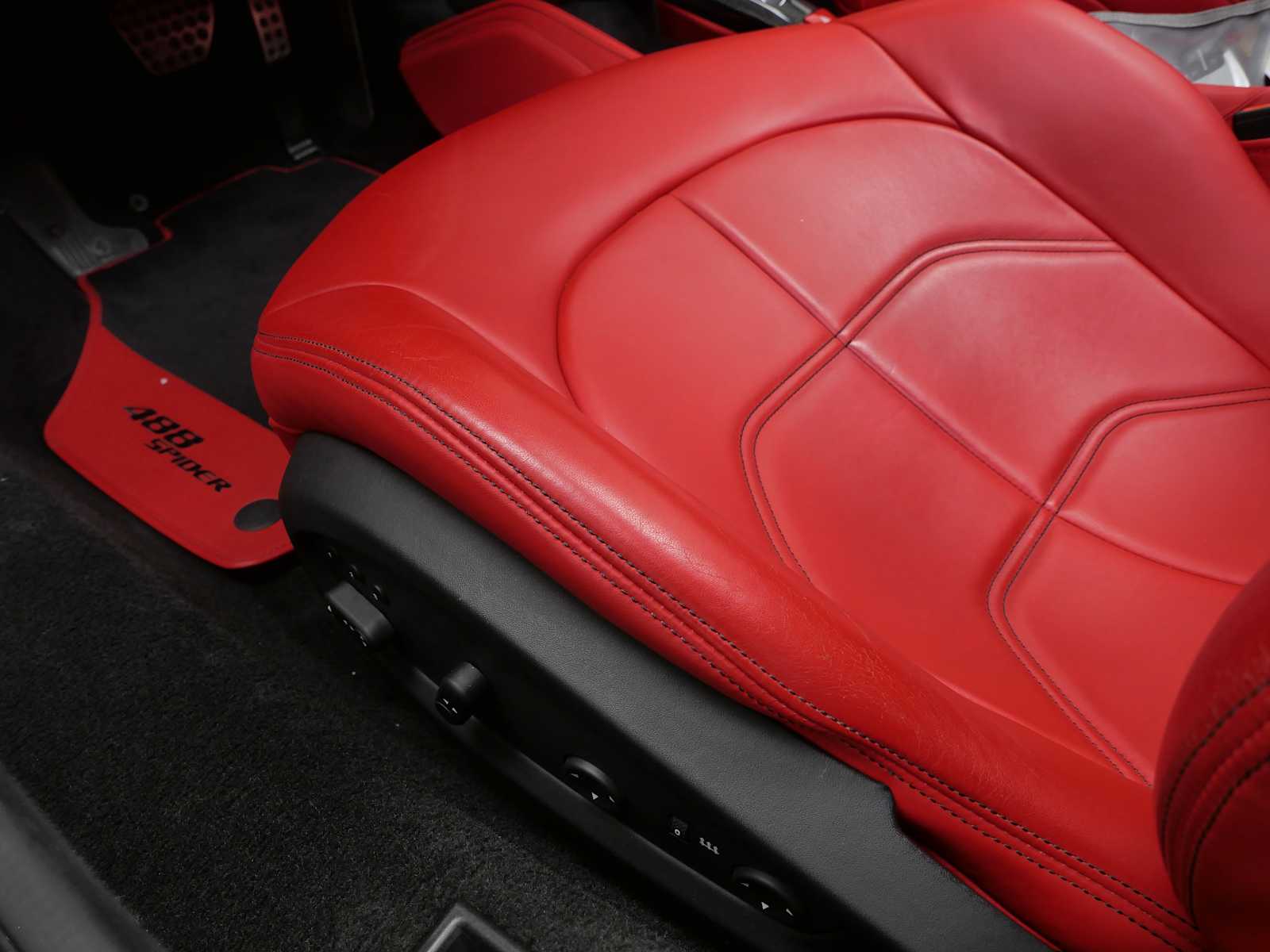 2019 Ferrari 488 Spider photo 20