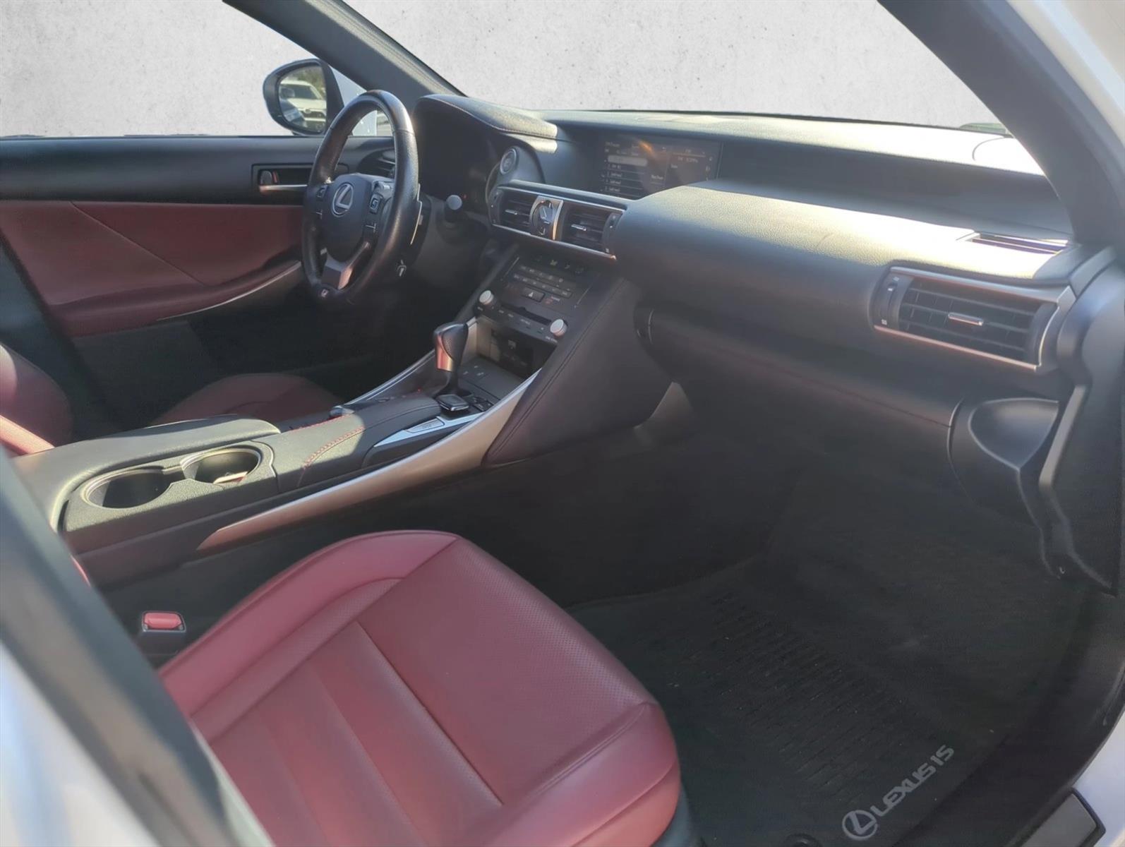 2020 Lexus IS 300 F SPORT photo 23