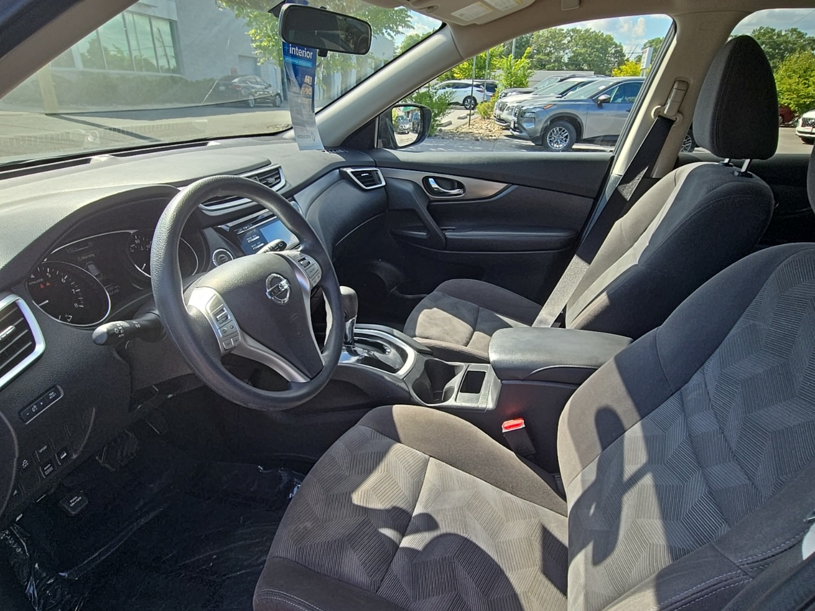 2016 Nissan Rogue SV photo 8