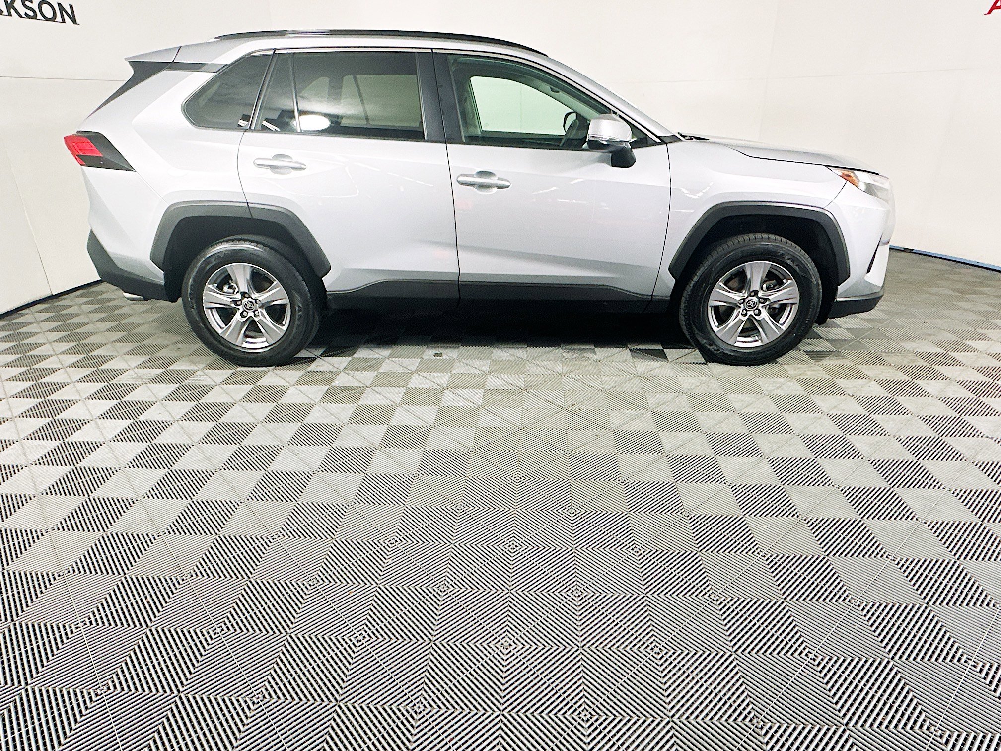 Used 2024 Toyota RAV4 XLE with VIN 2T3W1RFV7RW314817 for sale in Northfield, Minnesota