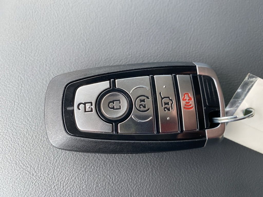 2025 Ford Explorer photo 39