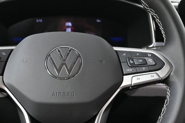 2025 Volkswagen Taos SE photo 10
