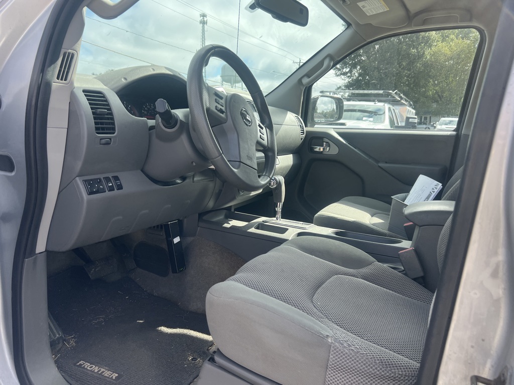 2015 Nissan Frontier SV photo 21