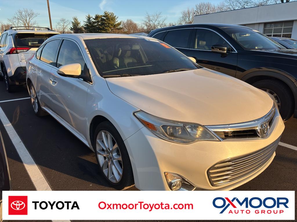 2015 Toyota Avalon Limited's photo