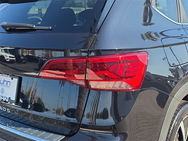 2023 Volkswagen Taos SE photo 4