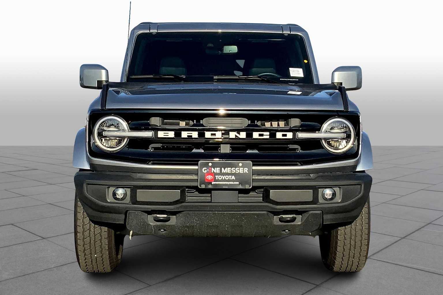 2024 Ford Bronco Outer Banks photo 3