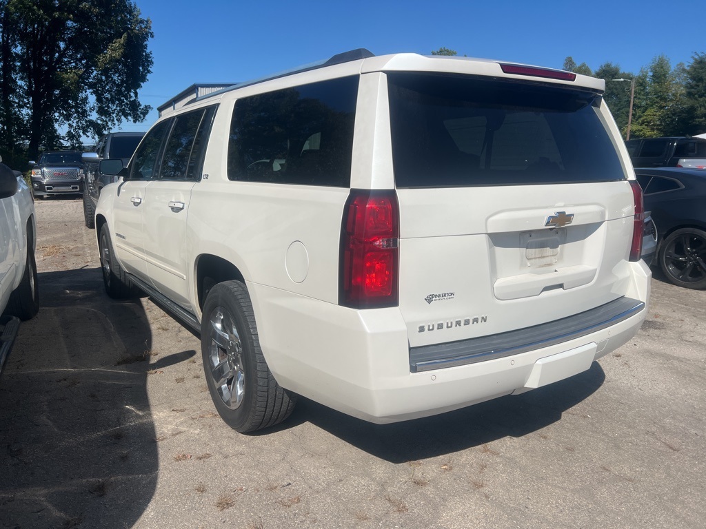 2015 Chevrolet Suburban LTZ photo 3