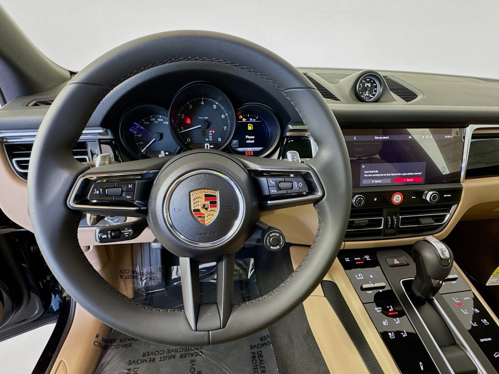 2025 Porsche Macan T photo 14