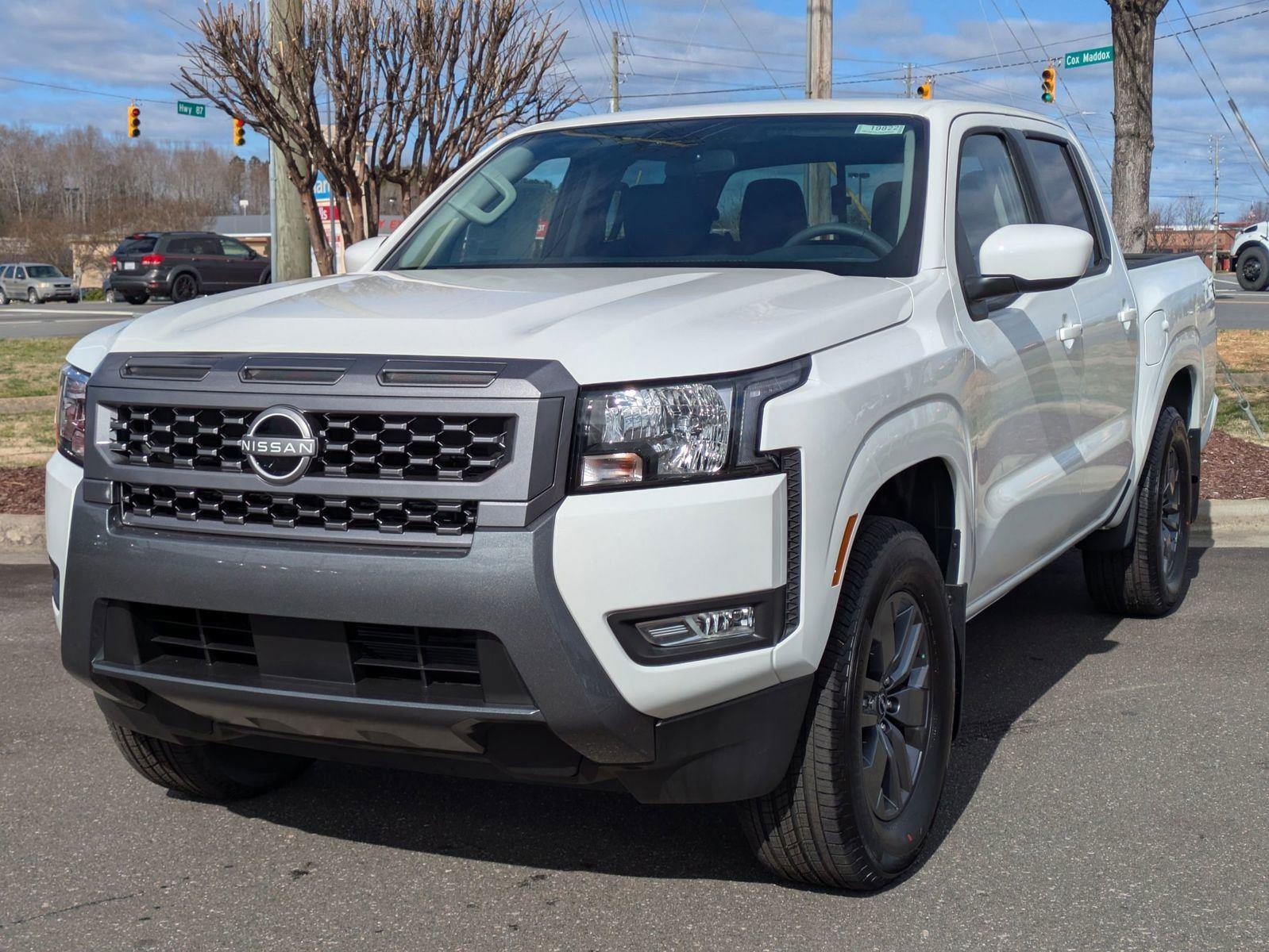 2025 Nissan Frontier SV's photo
