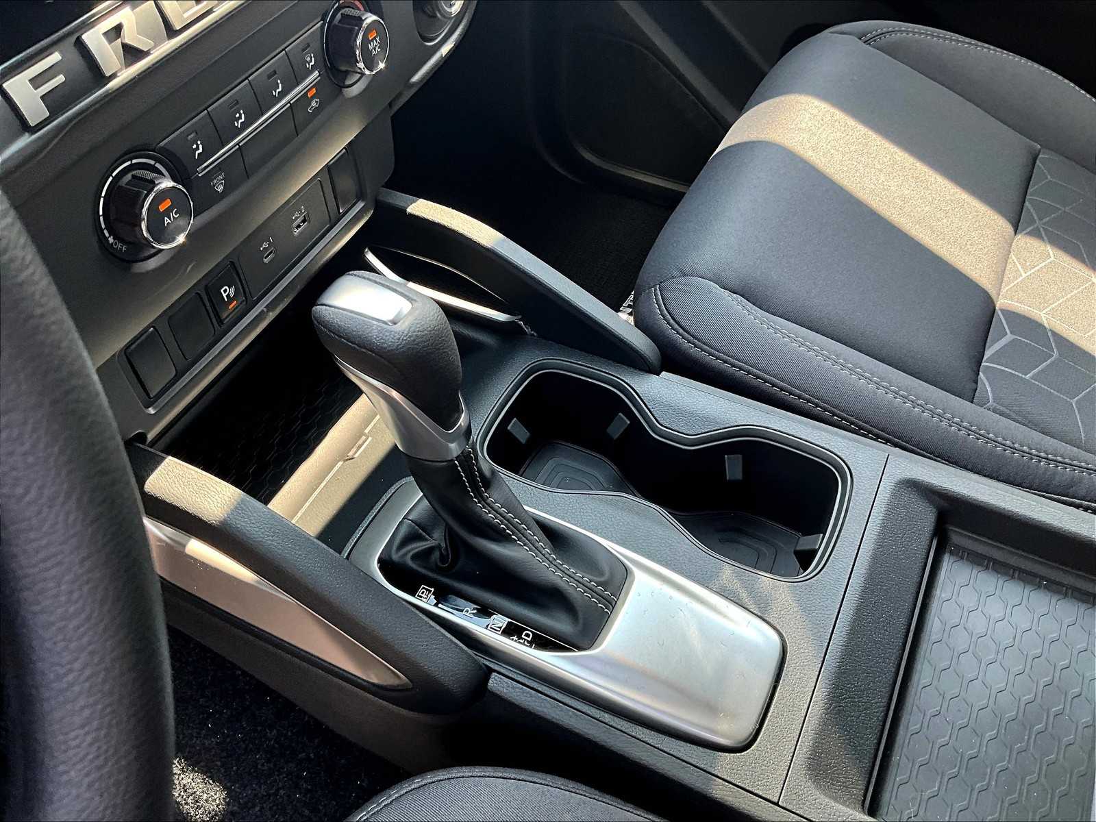 2025 Nissan Frontier SV photo 20