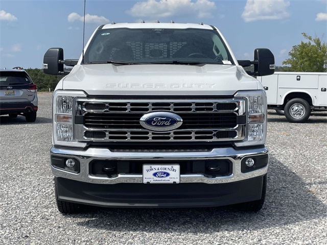 2025 Ford F-350 photo 4