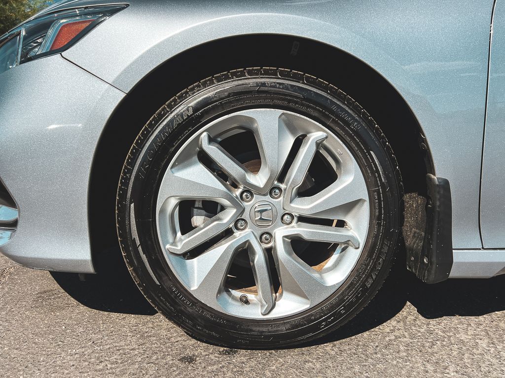 2020 Honda Accord LX photo 3