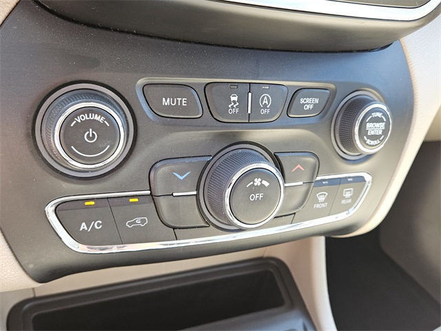 2020 Jeep Cherokee Latitude photo 20