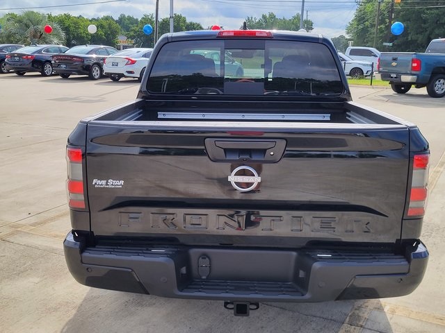 2025 Nissan Frontier SV photo 3