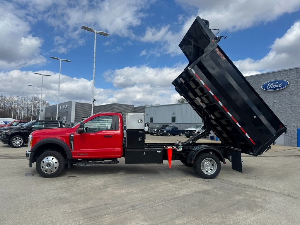 2023 Ford F-450 XLT photo 2