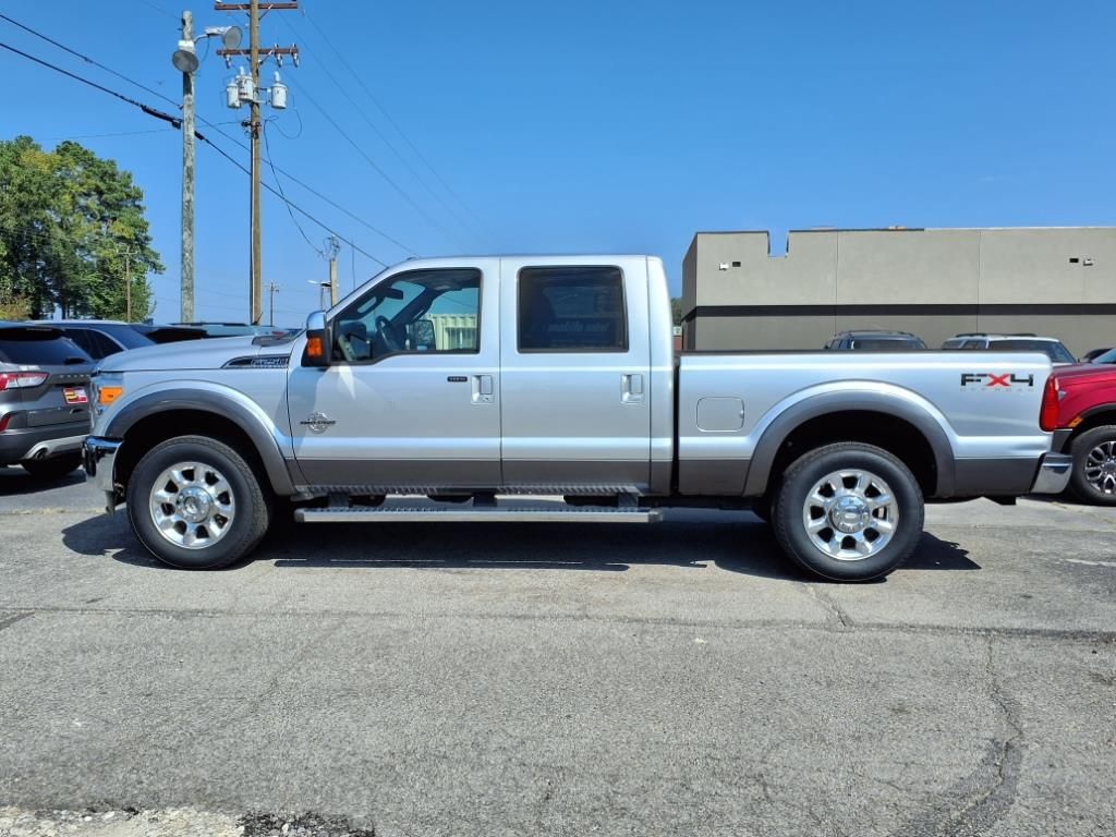 2011 Ford F-250 Lariat photo 2