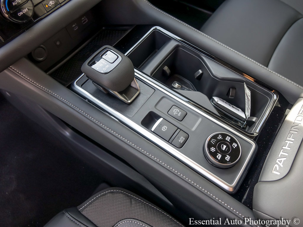 2025 Nissan Pathfinder SL photo 20