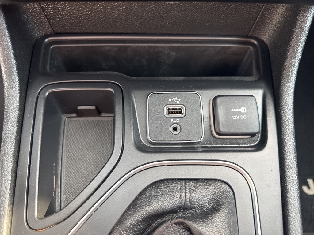 2019 Jeep Cherokee Latitude photo 36