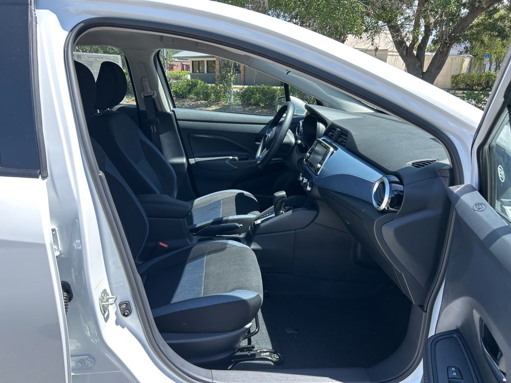 2025 Nissan Versa SV photo 28