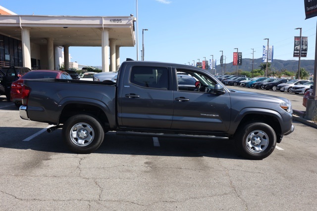 2021 Toyota Tacoma SR5 photo 2