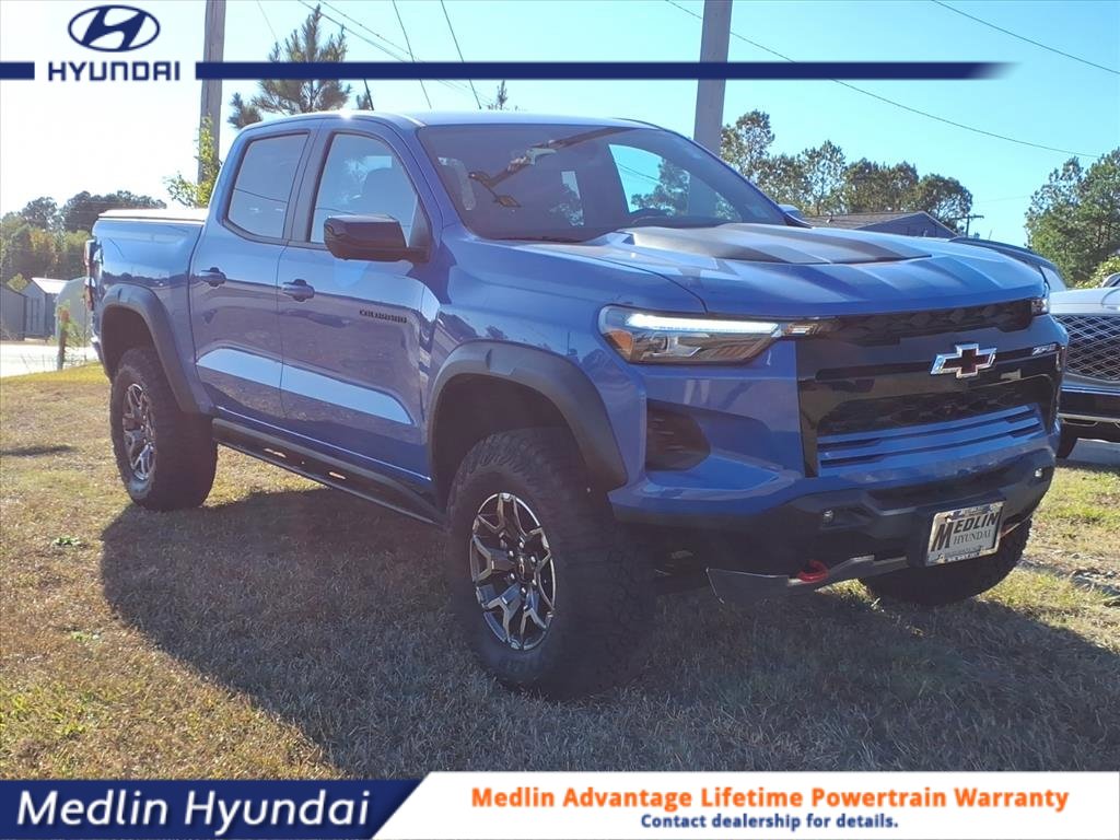 2025 Chevrolet Colorado ZR2's photo