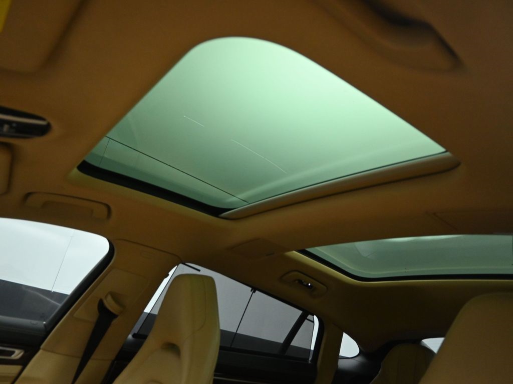 2018 PORSCHE PANAMERA - Image 10