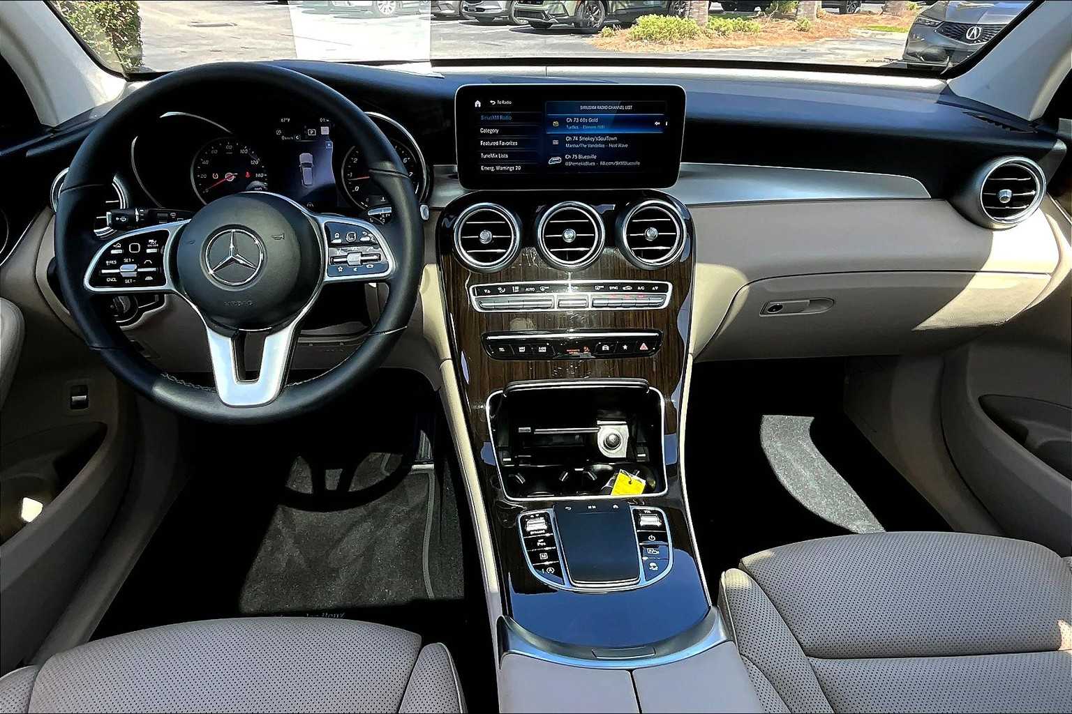 2021 Mercedes Benz GLC 300 photo 15