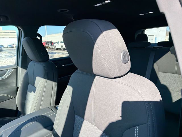 2025 GMC ACADIA - Image 20