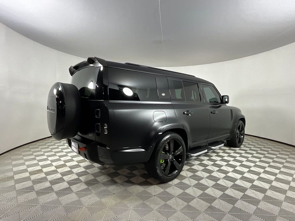 2023 Land Rover Defender 130 X photo 2