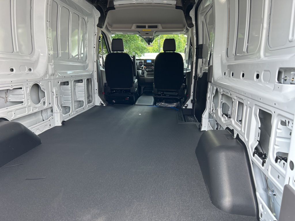 2025 Ford Transit Cargo Van photo 4