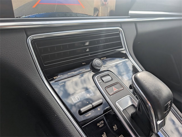2022 Porsche Panamera 4 Platinum photo 26
