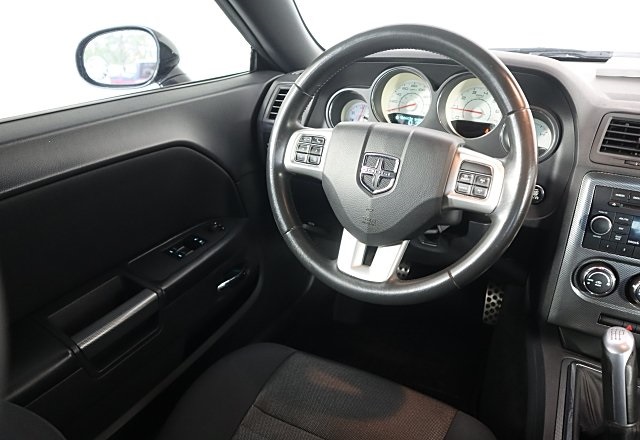 2014 Dodge Challenger R/T photo 12