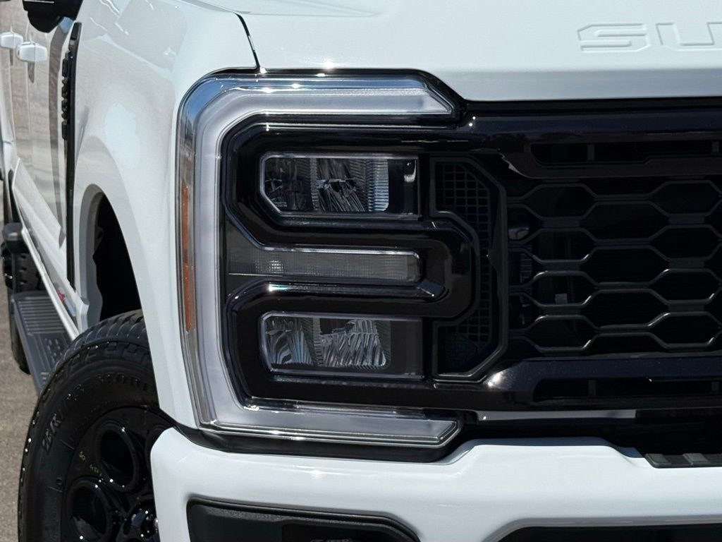 2026 Ford F-250 Lariat photo 3