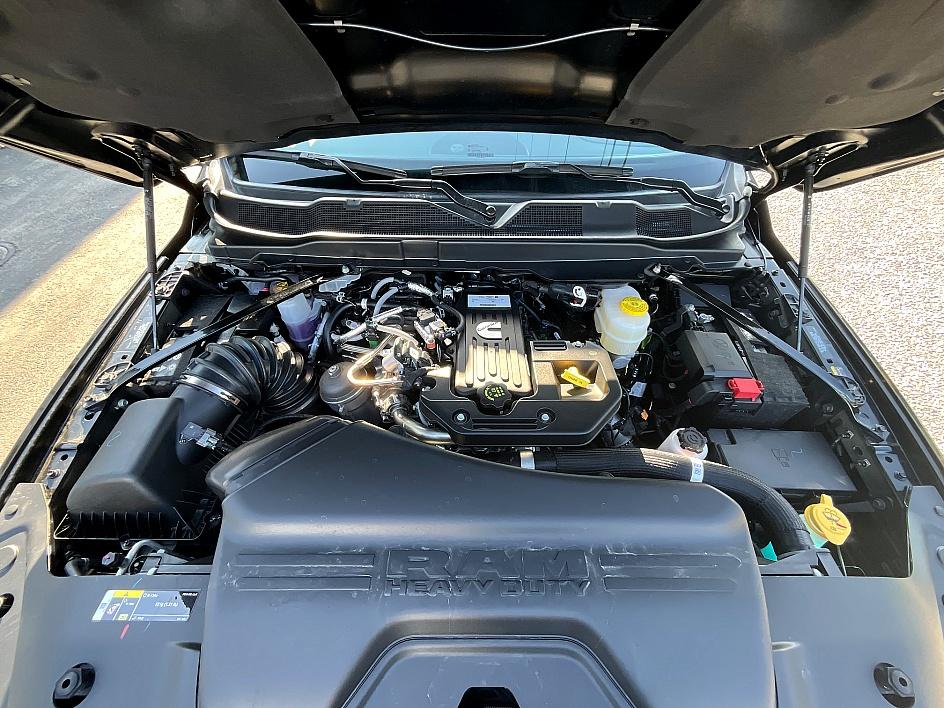 2026 Ram 3500 Laramie photo 3