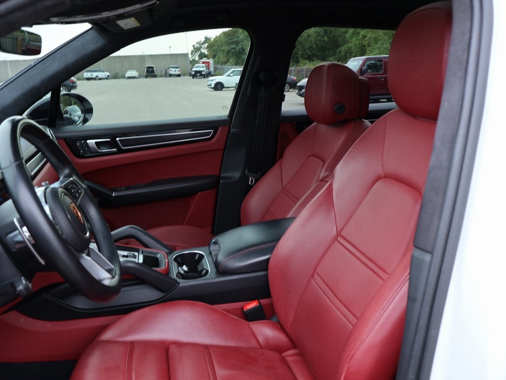 2022 Porsche Cayenne GTS photo 20